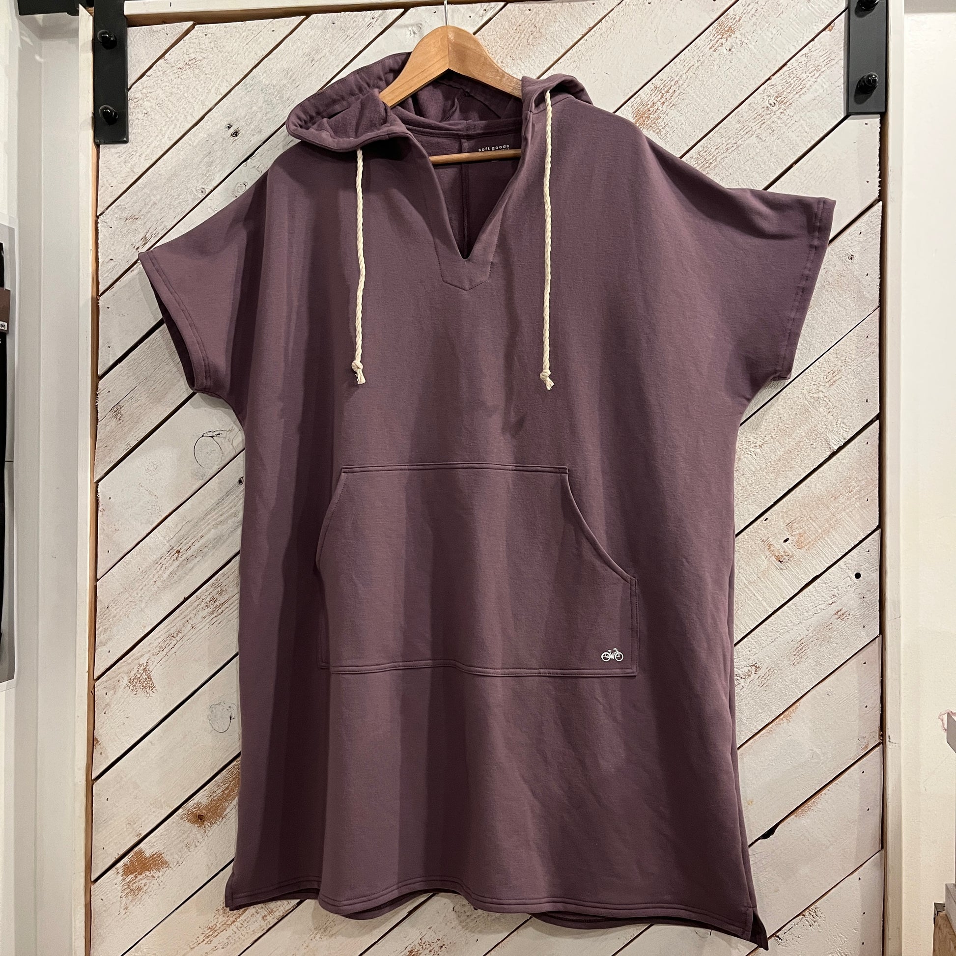 Aprés All Day Sauna Poncho - Men's - Downtown Betty