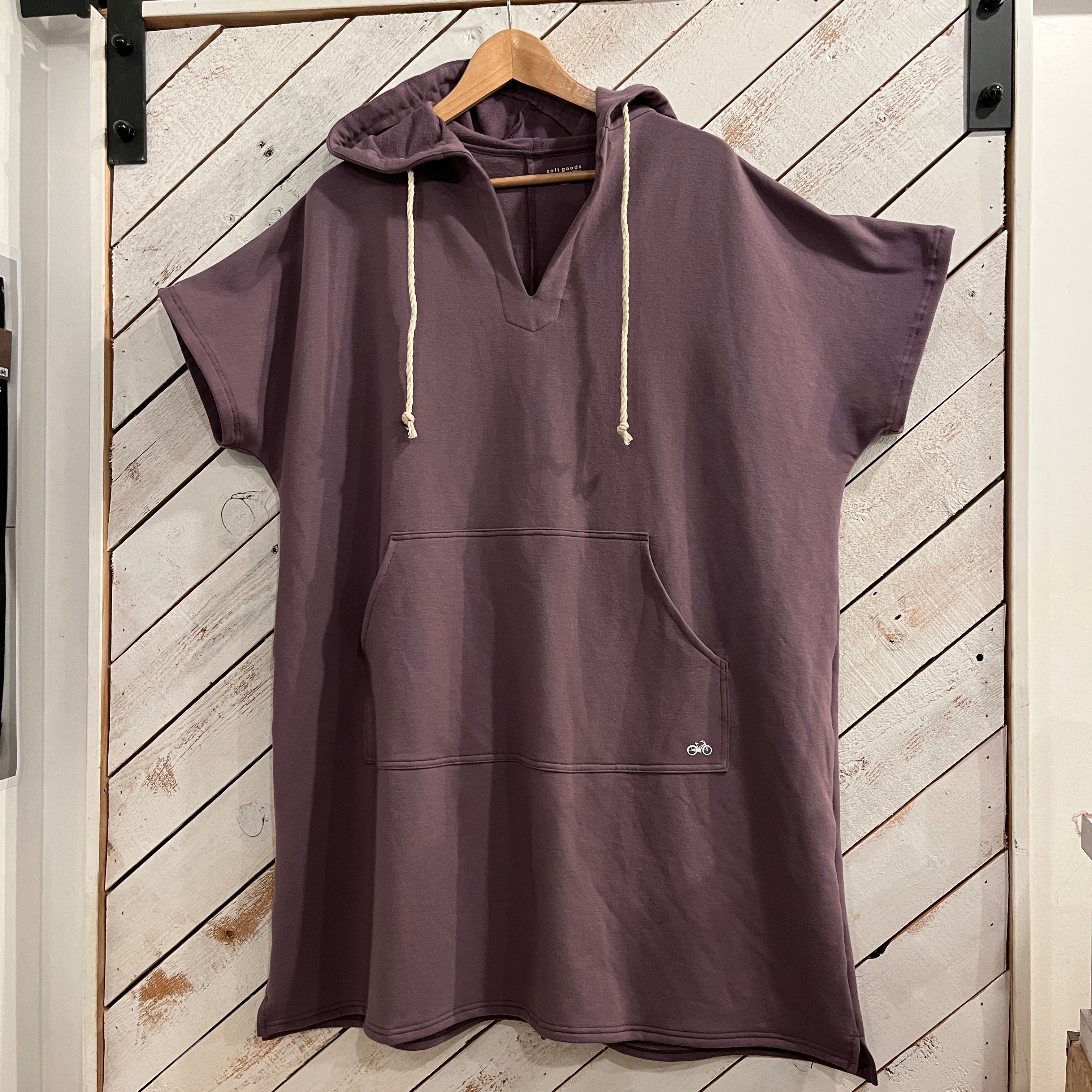 Aprés All Day Sauna Poncho - Men's - Downtown Betty