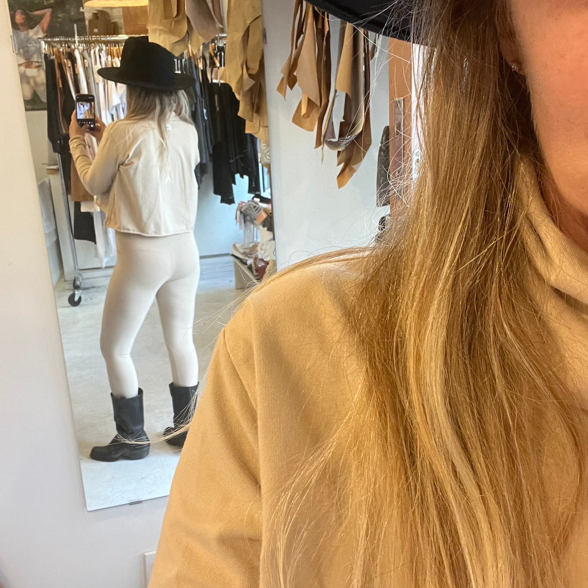 Ankle Grazer Leggings - Downtown Betty