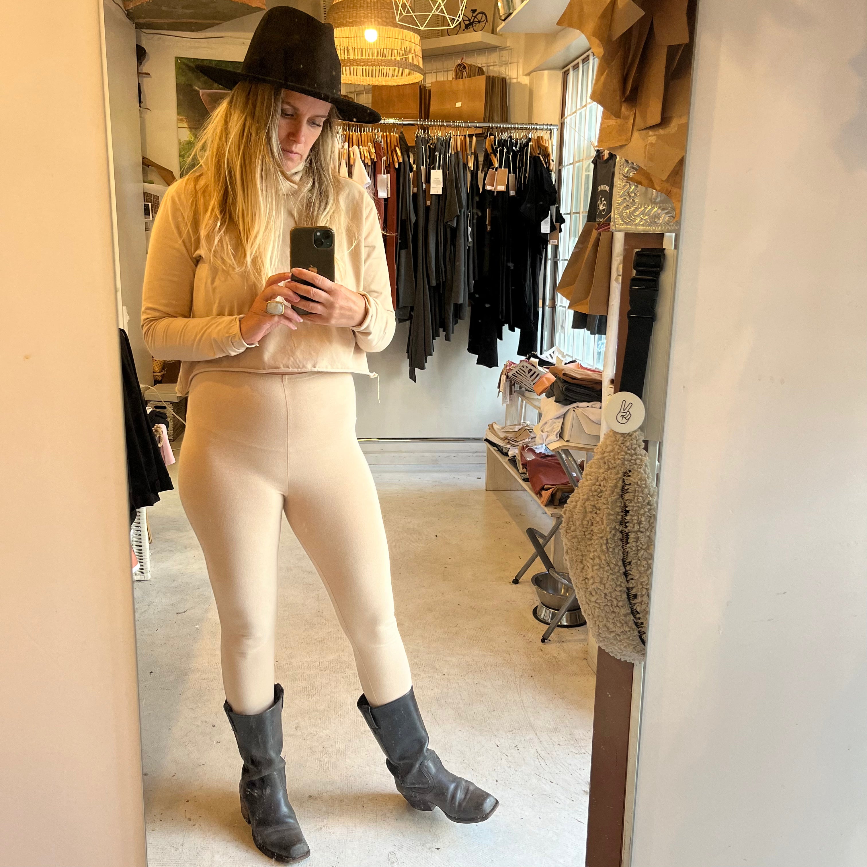 Ankle Grazer Leggings - Downtown Betty
