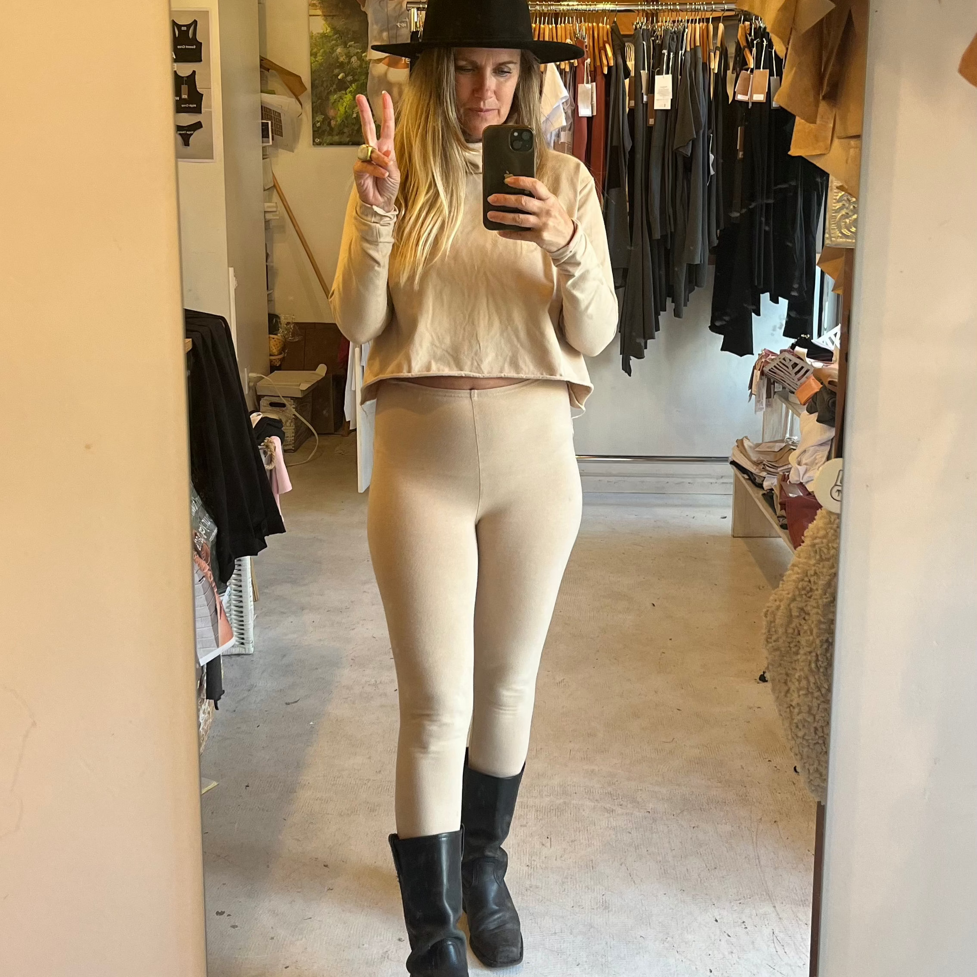 Ankle Grazer Leggings - Downtown Betty