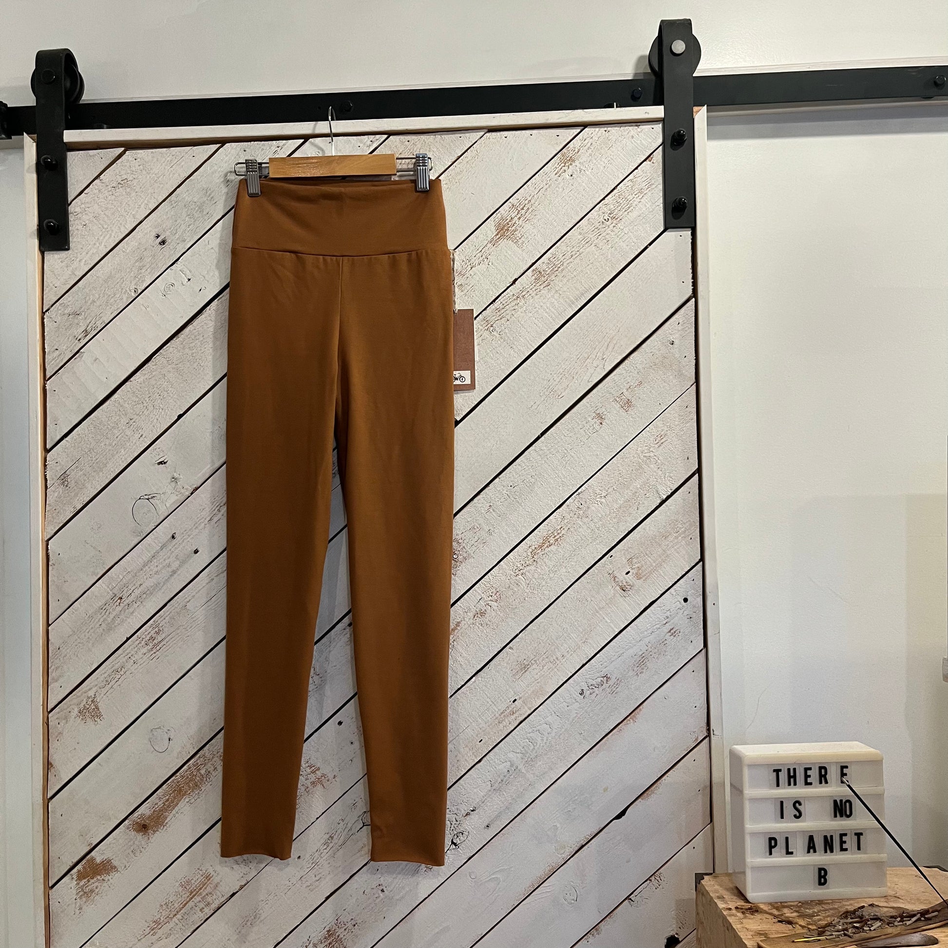 Out of the Box SALE Divine Ankle Grazer Leggings | Azalea in S - Downtown Betty