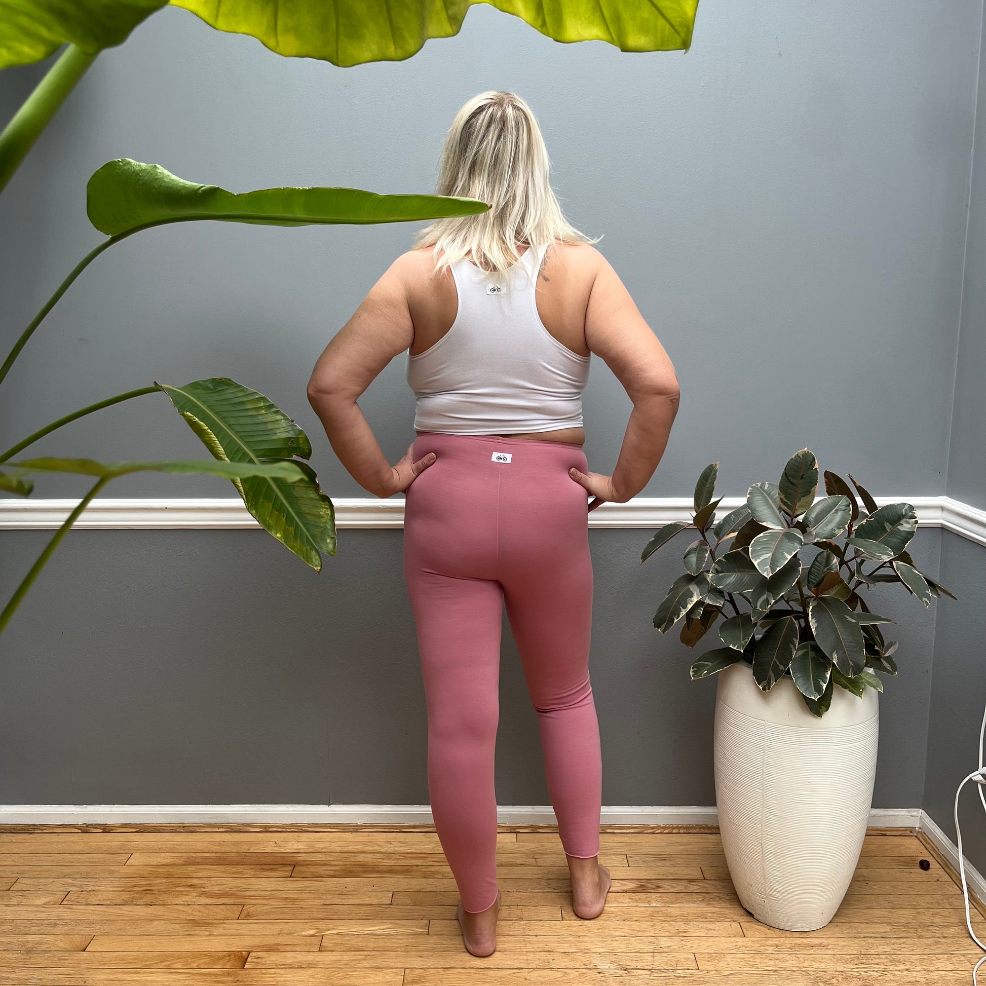Ankle Grazer Leggings - Downtown Betty