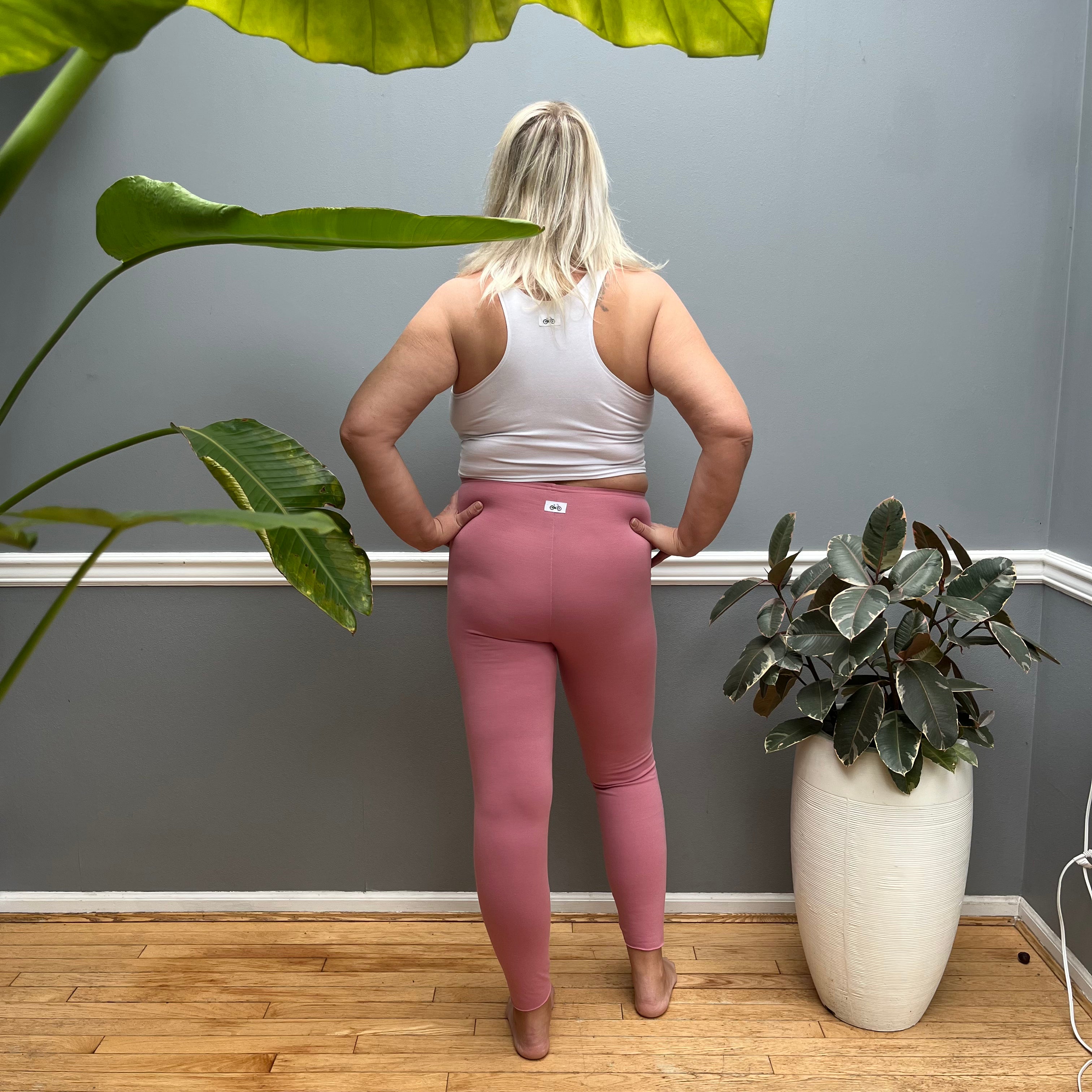 Ankle Grazer Leggings - Downtown Betty