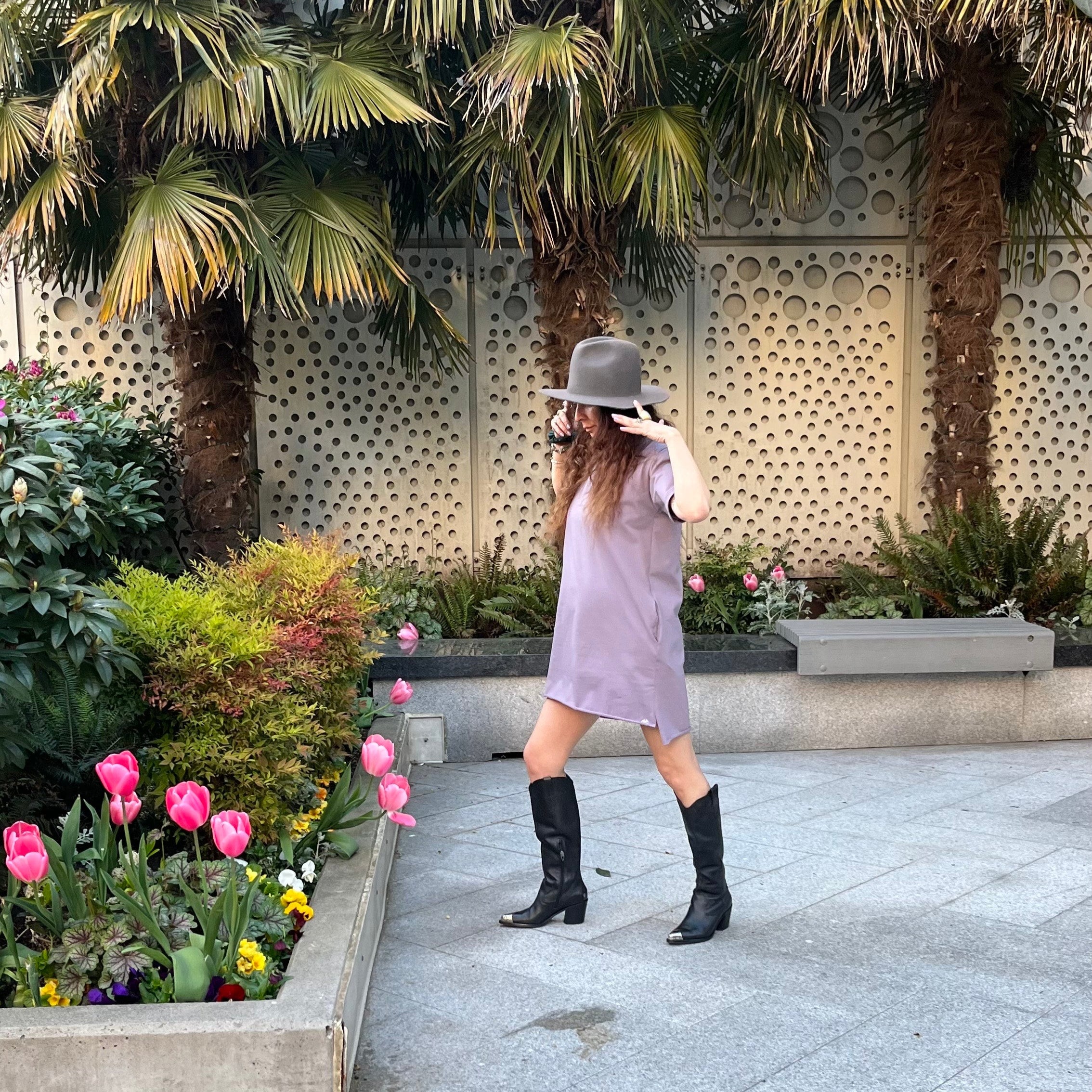t-shirt dress with pockets in lavender
