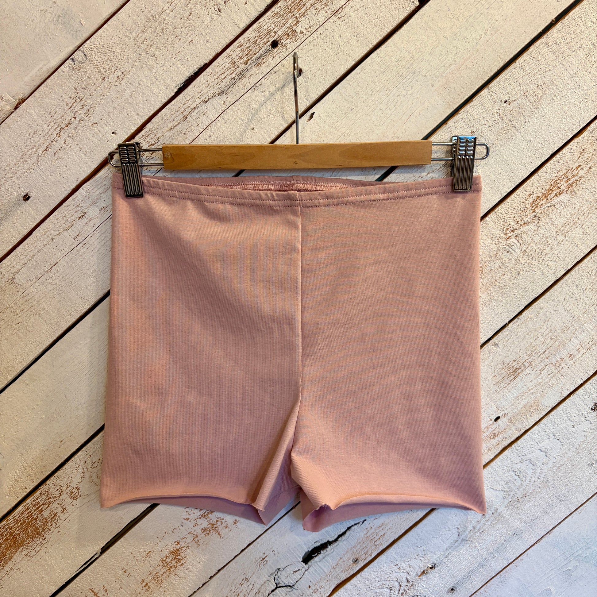 Smokin' Hot Shorts - Downtown Betty
