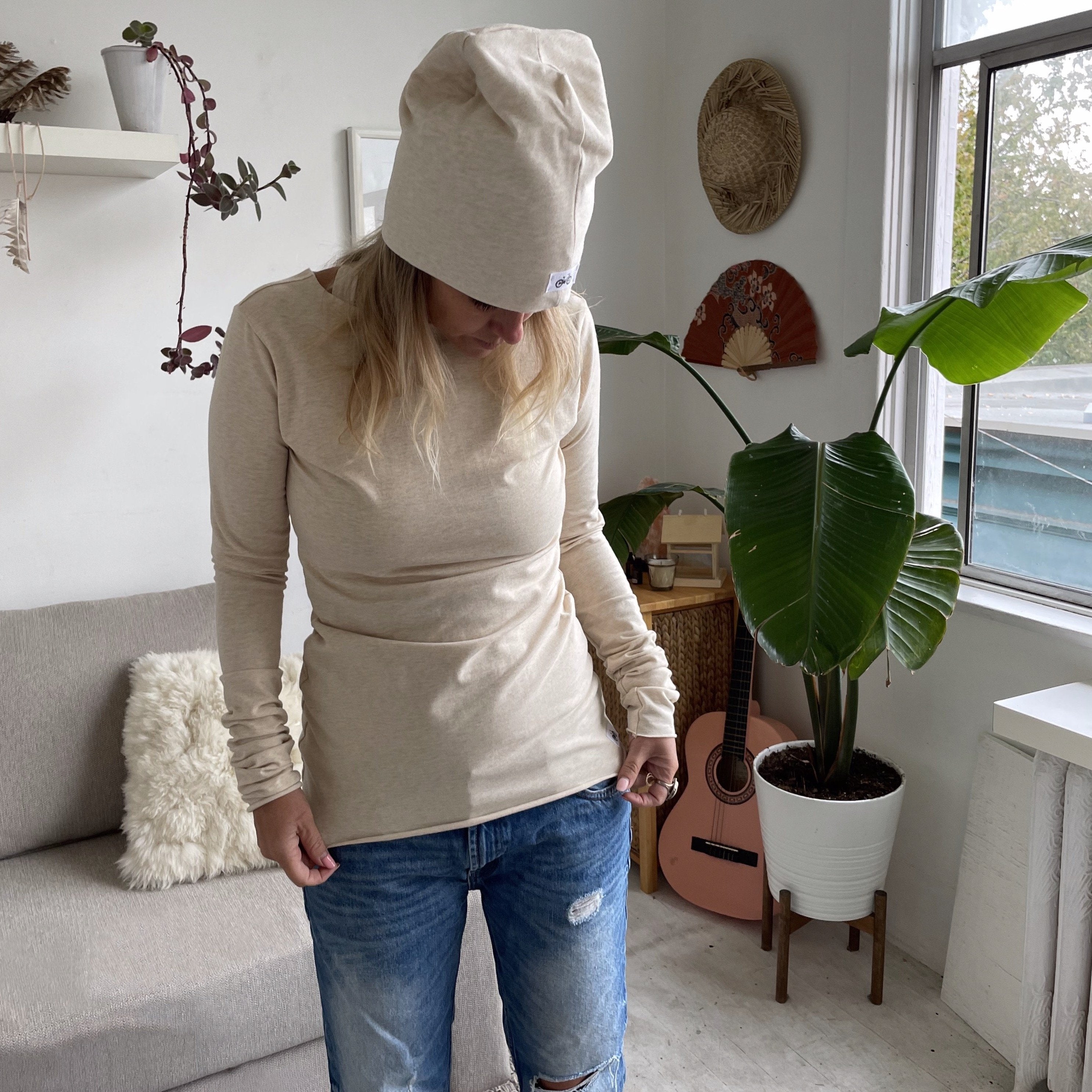Fitted to your curves, long sleeve t in comfy Cotton lycra in cream with matching toque