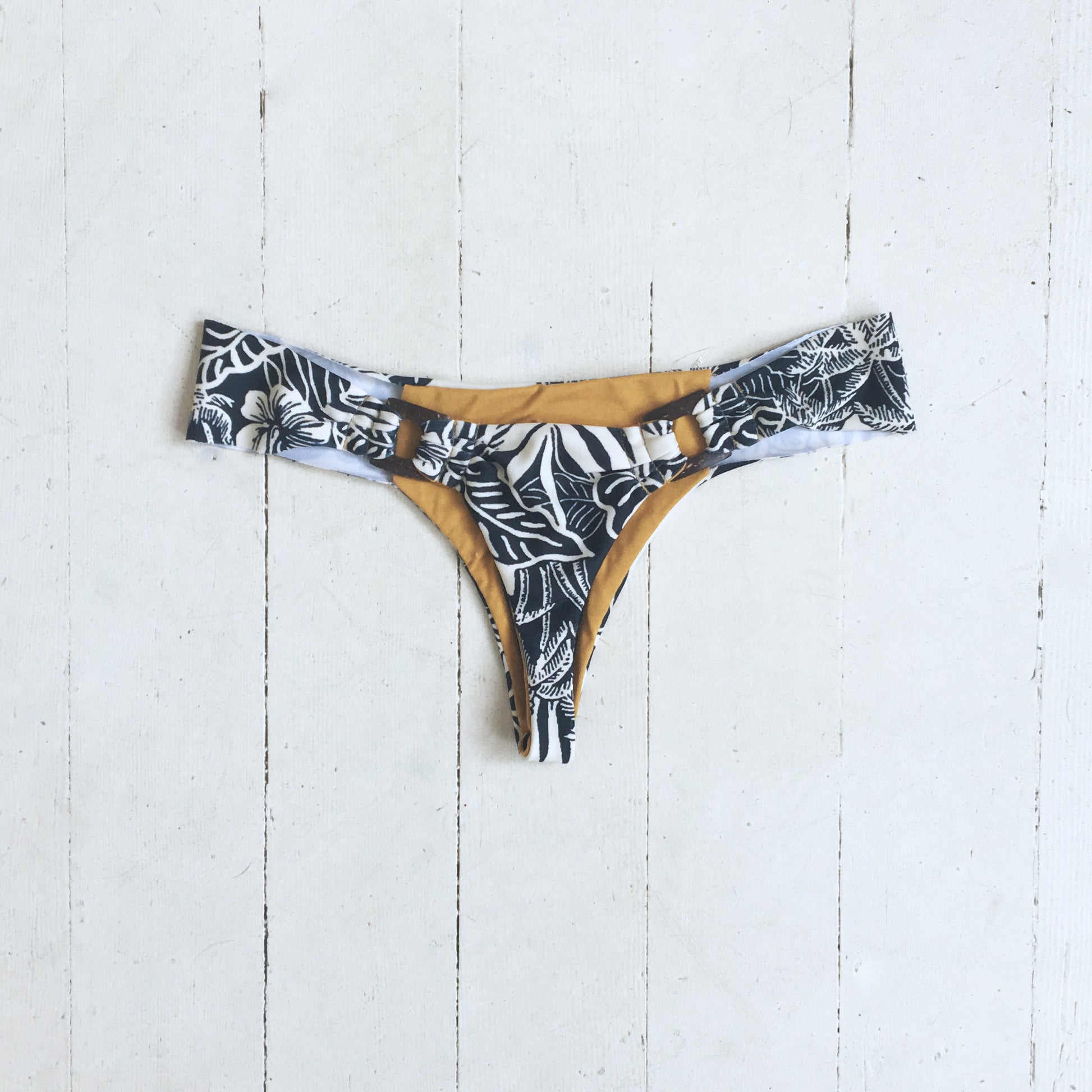 Coconut G-String Bottom Cantik - Downtown Betty